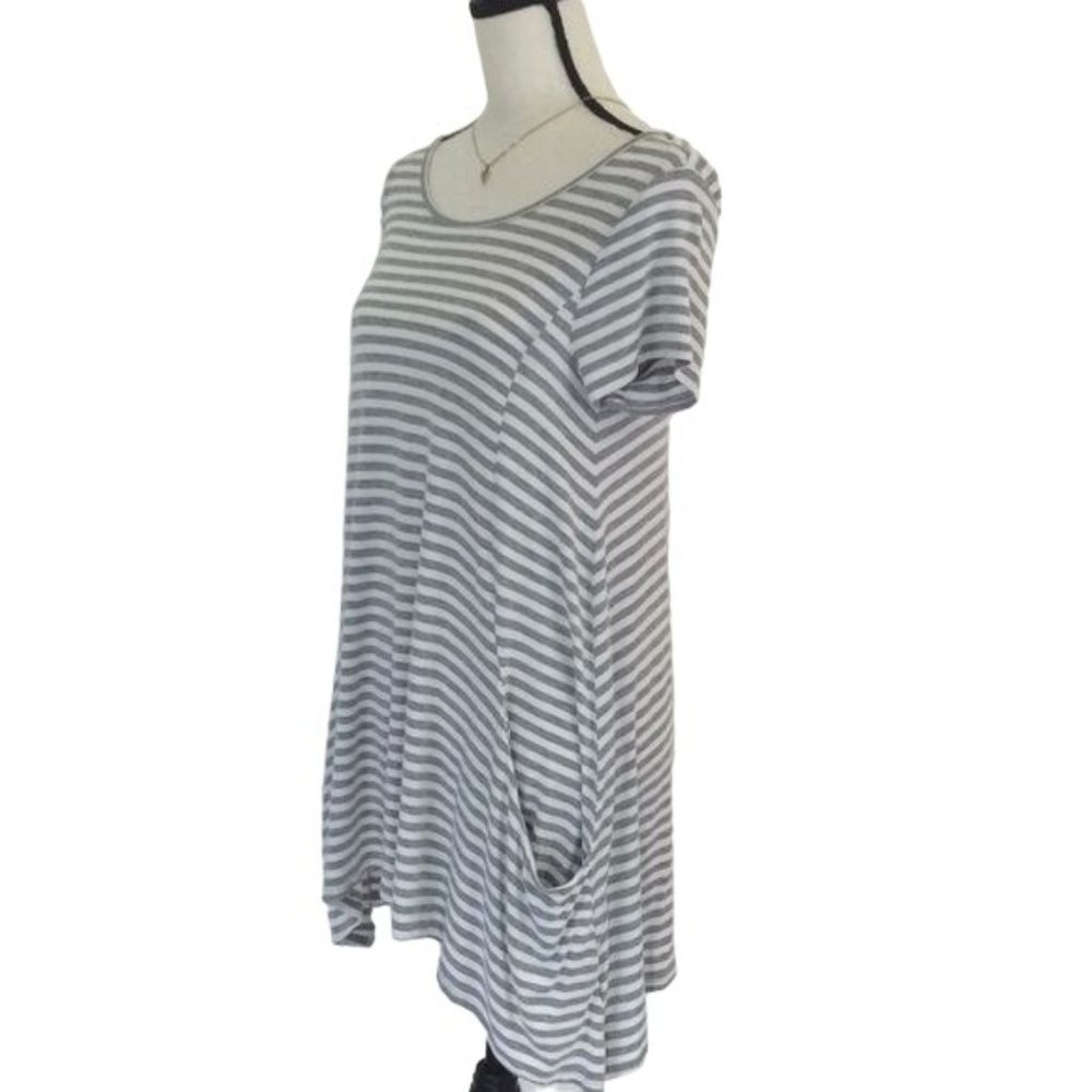 Olivia Sky Womens Gray White Striped Short Sleeve Pocket Tunic Top Size S - Picture 2 of 6